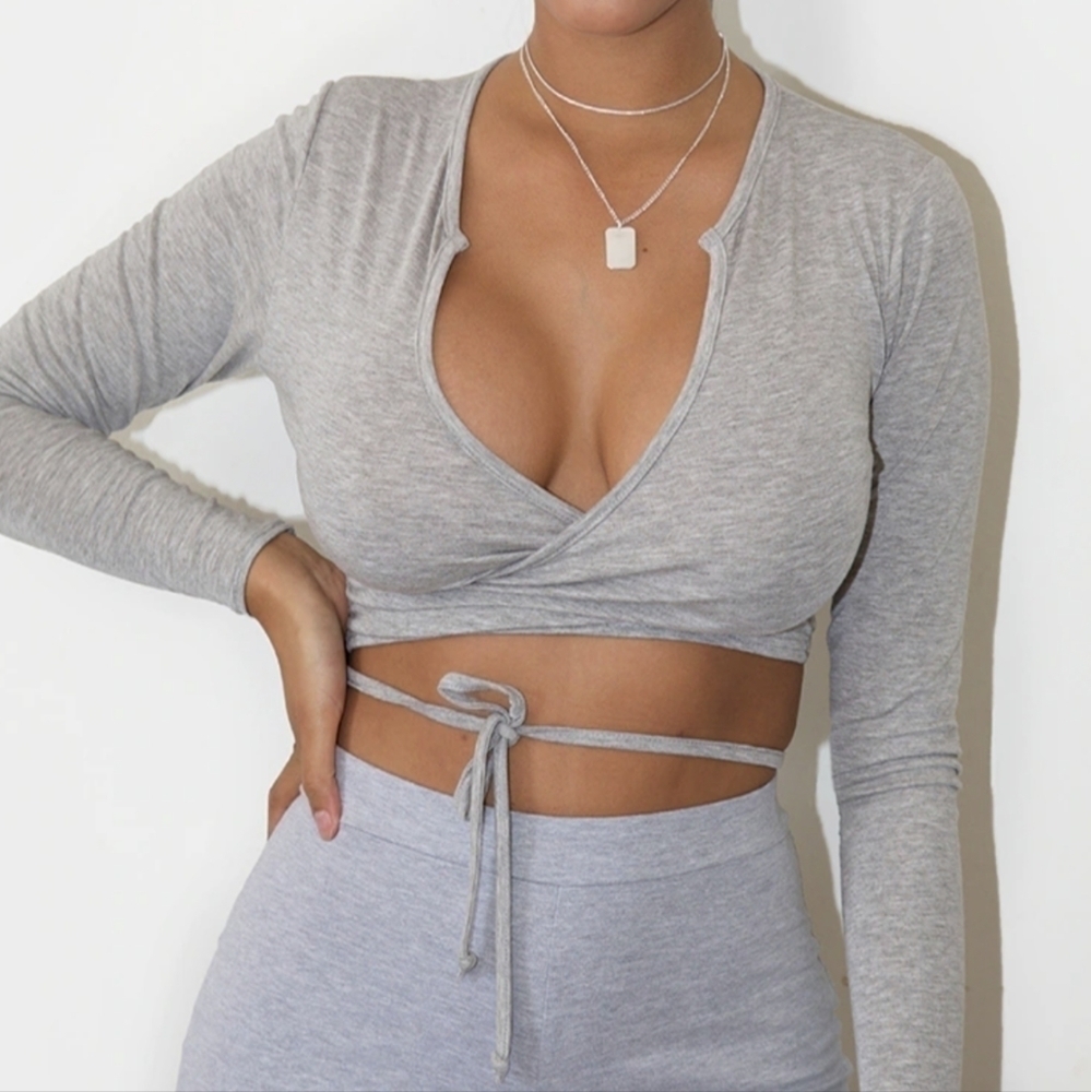 Pretty little thing jersey crop top, gray, deep V neck, tie detail size 6